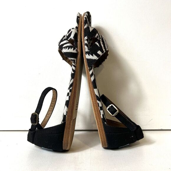 Toms Fabric Sandals Women's 10 Ankle Strap Black Geometric Buckle Comfort Casual - Picture 5 of 10